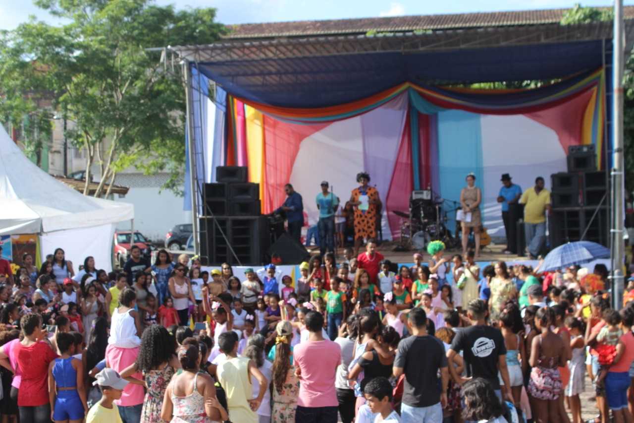 Feira Literária Camacan